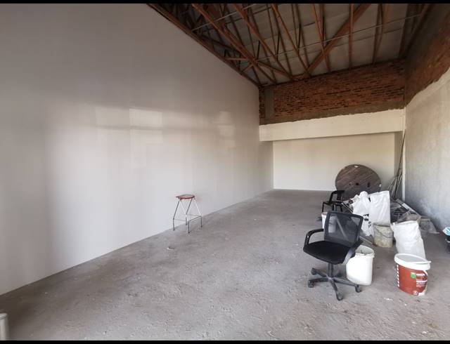68M² RETAIL TO LET IN SUNWARD PARK